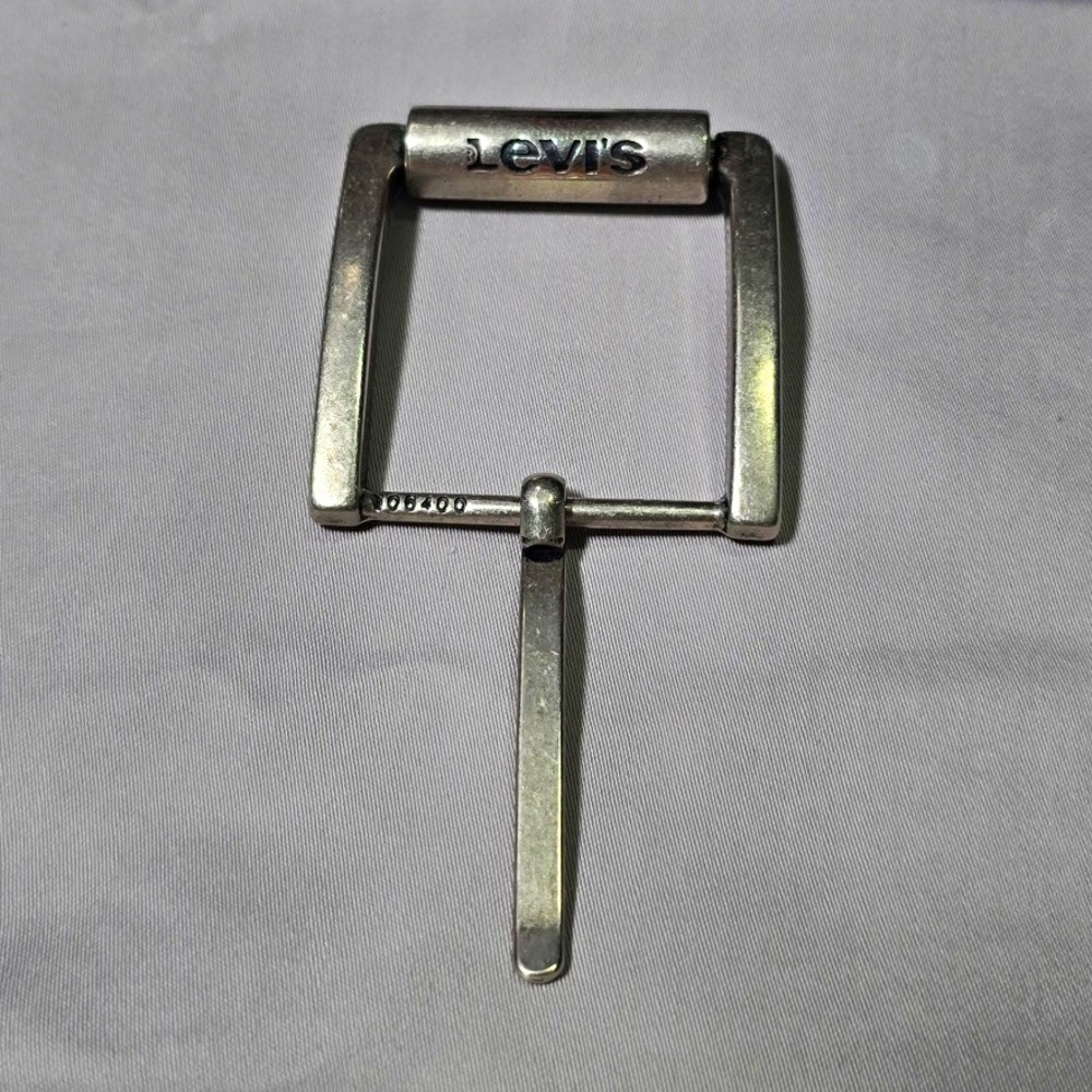 Vtg Levi's Men's Silver Metal Logo Single Tongue Rectangle Buckle Fits 1.5 in